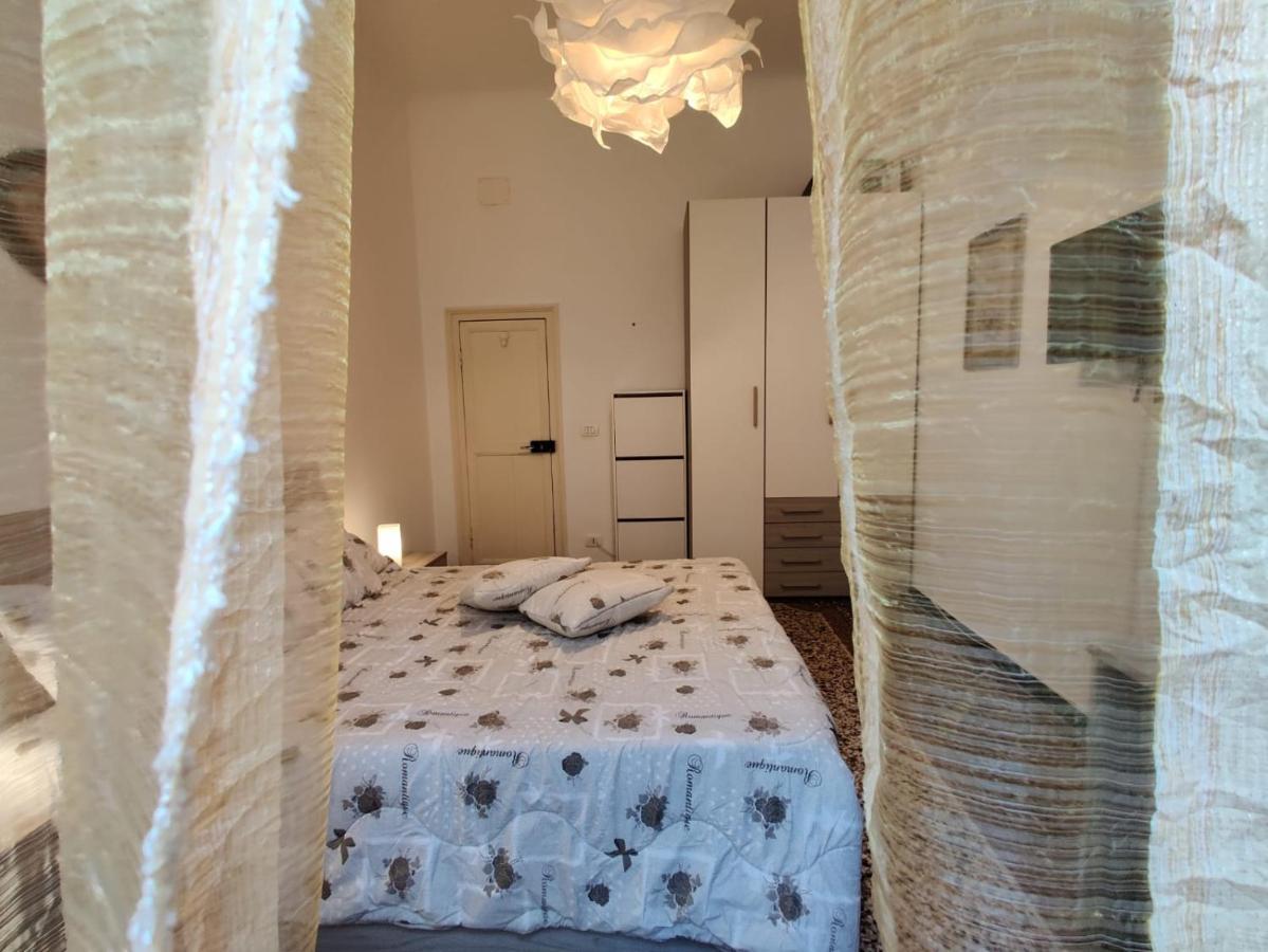 Wow Home - 175 Mq - Posteggio Privato - Davanti Porto Traghetti - Fino A 10 Posti Letto Генуя Экстерьер фото