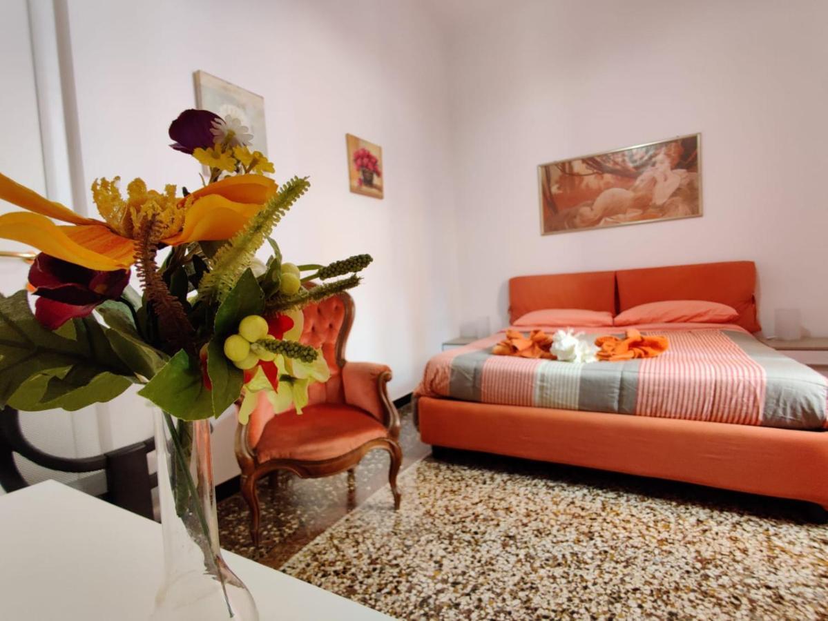 Wow Home - 175 Mq - Posteggio Privato - Davanti Porto Traghetti - Fino A 10 Posti Letto Генуя Экстерьер фото