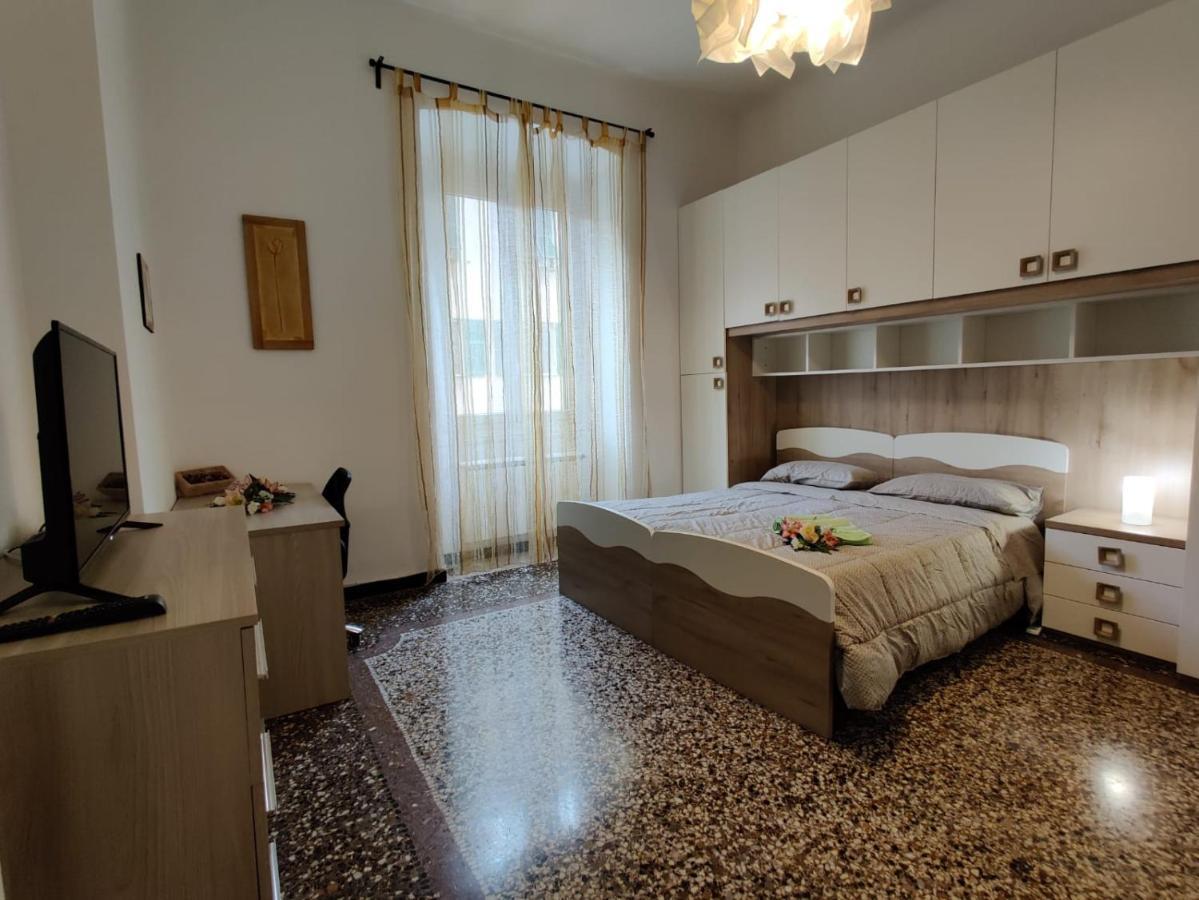 Wow Home - 175 Mq - Posteggio Privato - Davanti Porto Traghetti - Fino A 10 Posti Letto Генуя Экстерьер фото