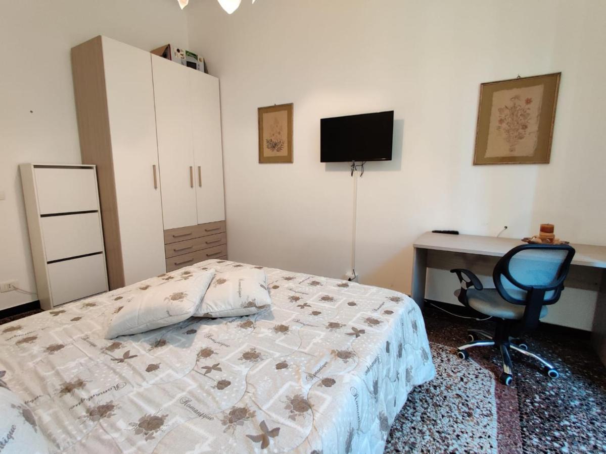 Wow Home - 175 Mq - Posteggio Privato - Davanti Porto Traghetti - Fino A 10 Posti Letto Генуя Экстерьер фото
