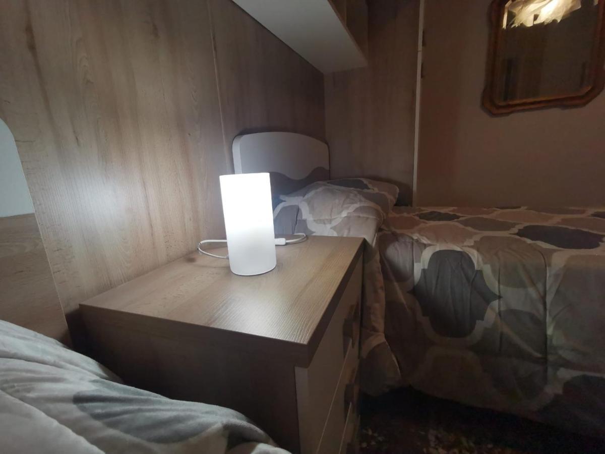 Wow Home - 175 Mq - Posteggio Privato - Davanti Porto Traghetti - Fino A 10 Posti Letto Генуя Экстерьер фото