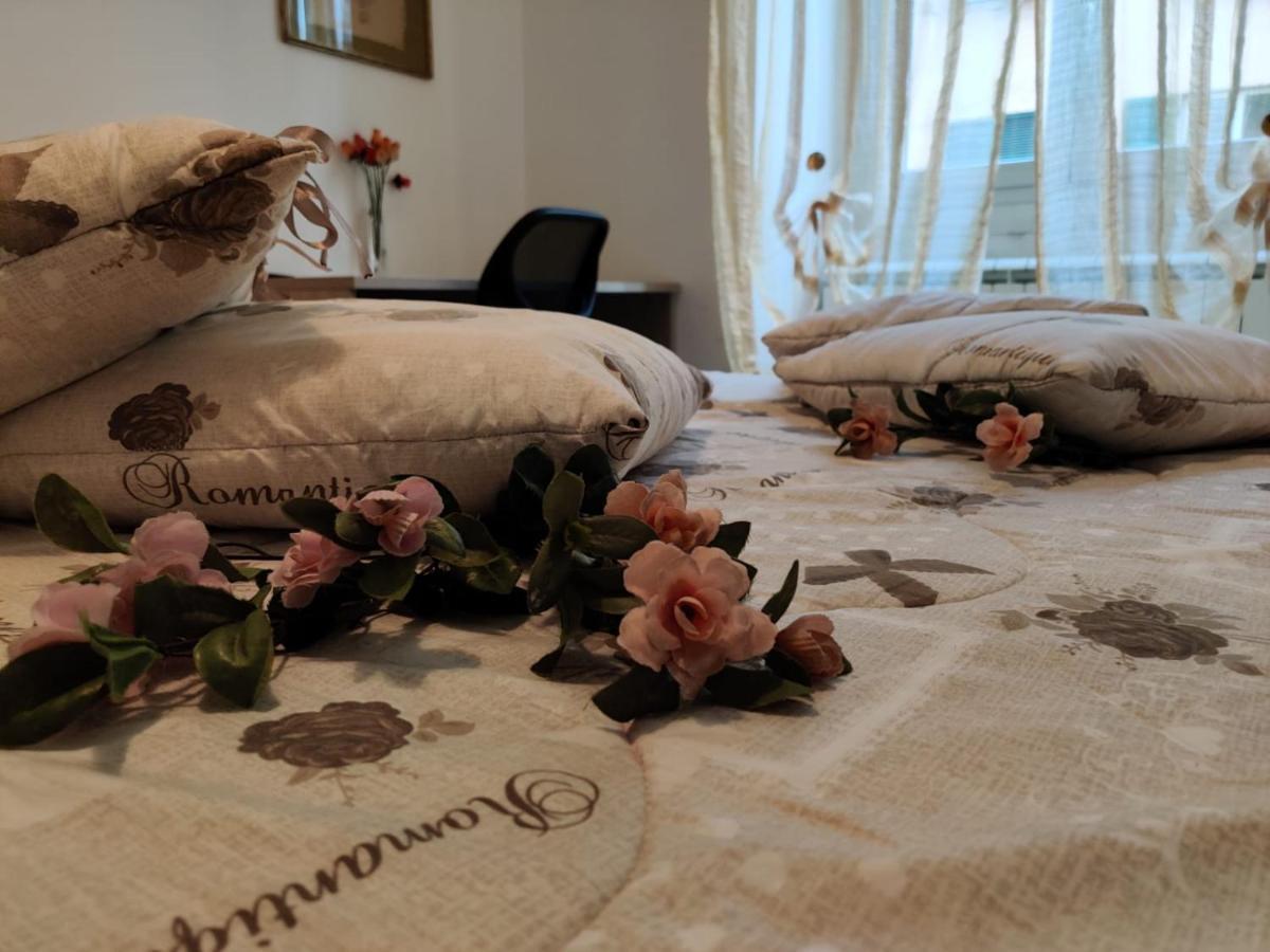 Wow Home - 175 Mq - Posteggio Privato - Davanti Porto Traghetti - Fino A 10 Posti Letto Генуя Экстерьер фото