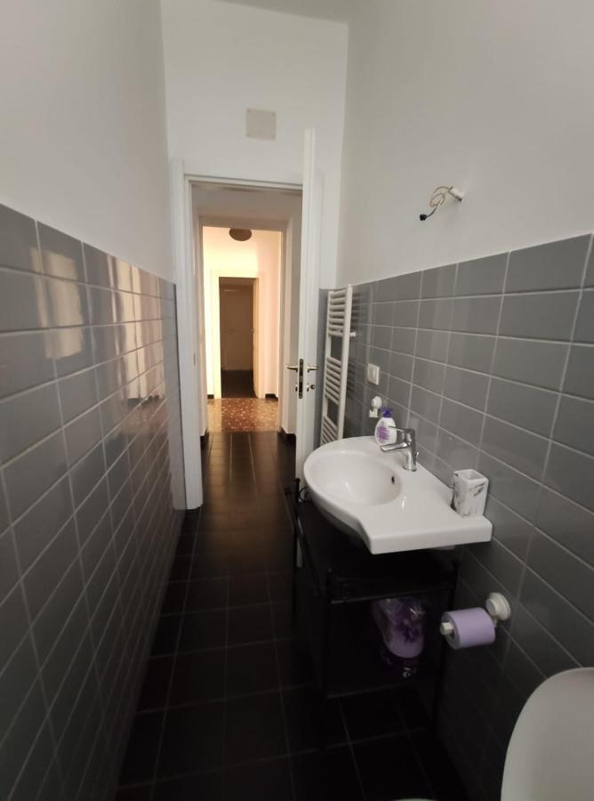 Wow Home - 175 Mq - Posteggio Privato - Davanti Porto Traghetti - Fino A 10 Posti Letto Генуя Экстерьер фото