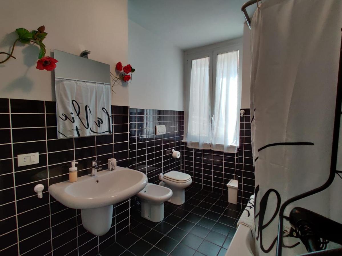 Wow Home - 175 Mq - Posteggio Privato - Davanti Porto Traghetti - Fino A 10 Posti Letto Генуя Экстерьер фото