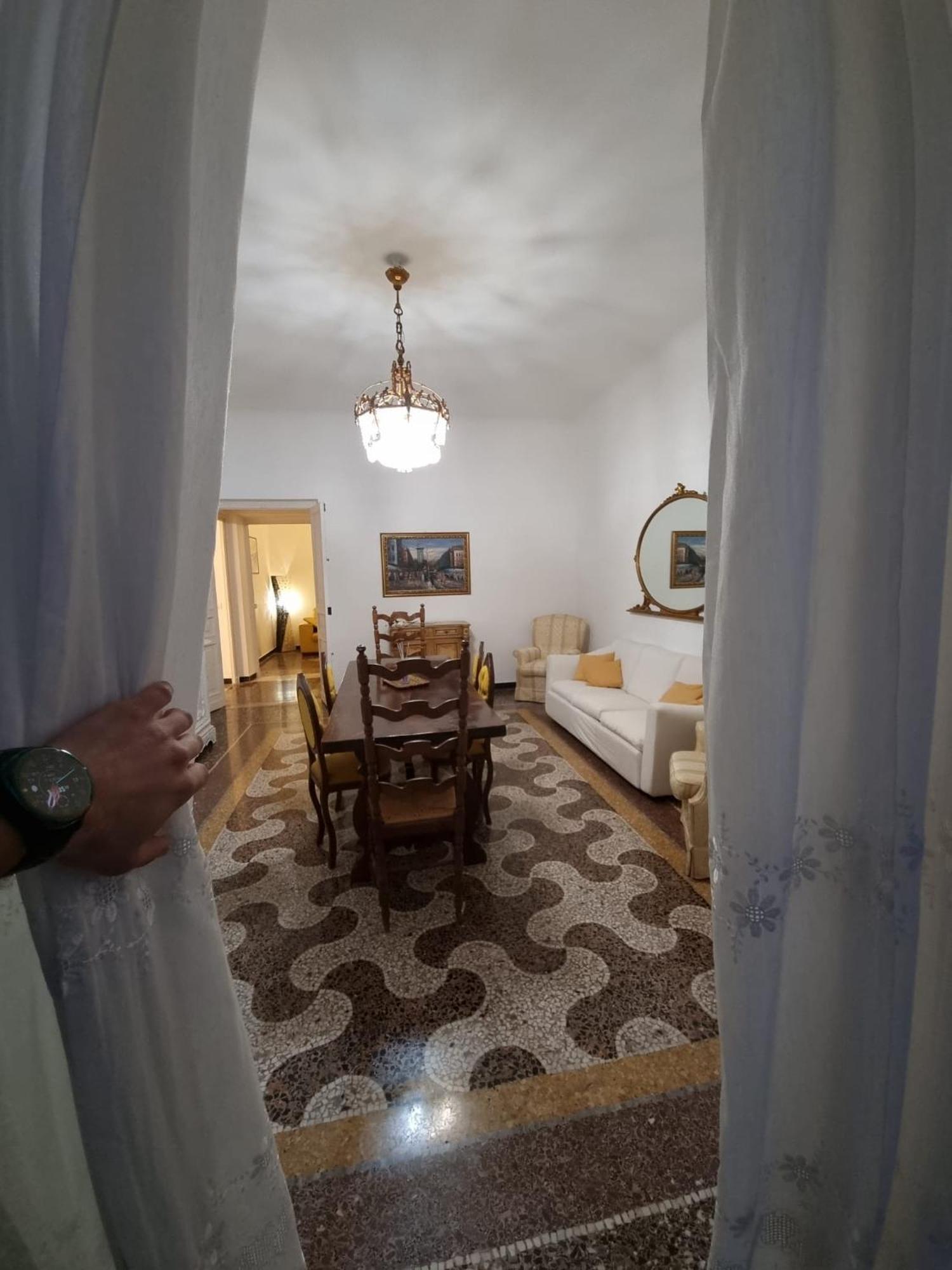 Wow Home - 175 Mq - Posteggio Privato - Davanti Porto Traghetti - Fino A 10 Posti Letto Генуя Экстерьер фото